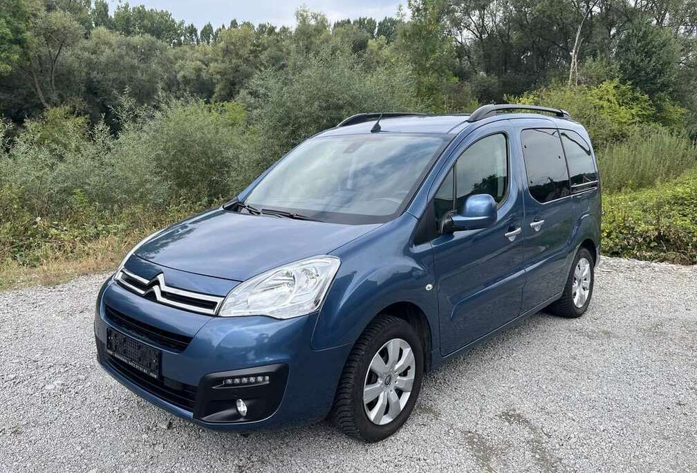 Citroen 1.2i BENZINE 75PK 2018 5 ZITPL in TOP STAAT met NIEUWE DISTRIBUTIERIEM !