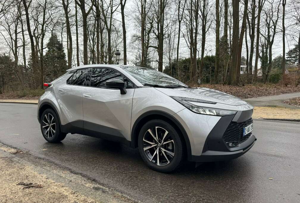 Toyota C-HR HEV 1.8 Dynamic Plus E-CVT 140Cv