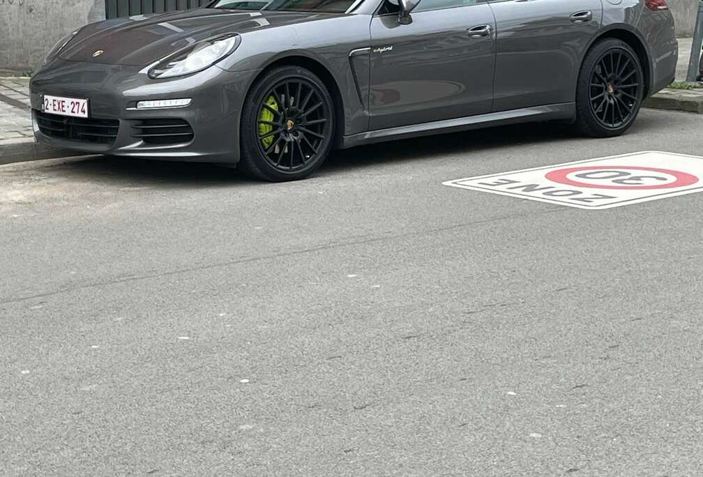 Porsche S E-Hybrid