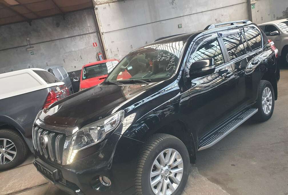 Toyota Landcruiser 3.0 D-4D Premium 7 places