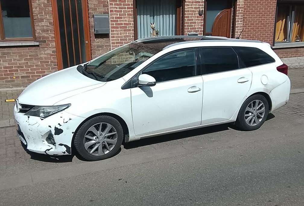 Toyota SW 2.0 D-4D Lounge