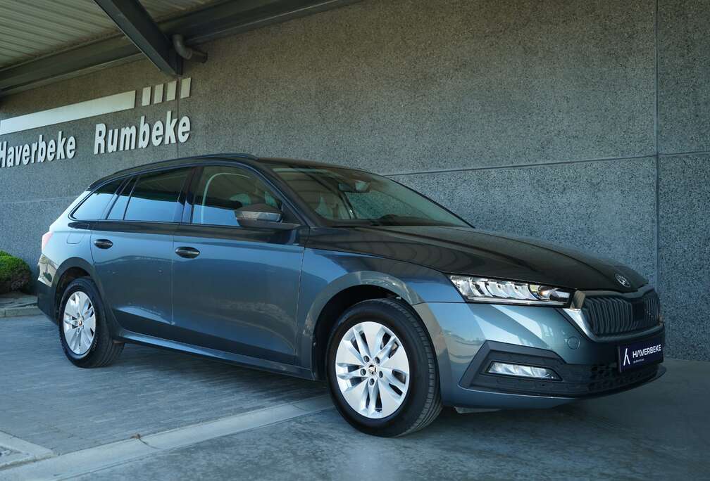 Skoda Cruise  carplay  Lane assist  clima