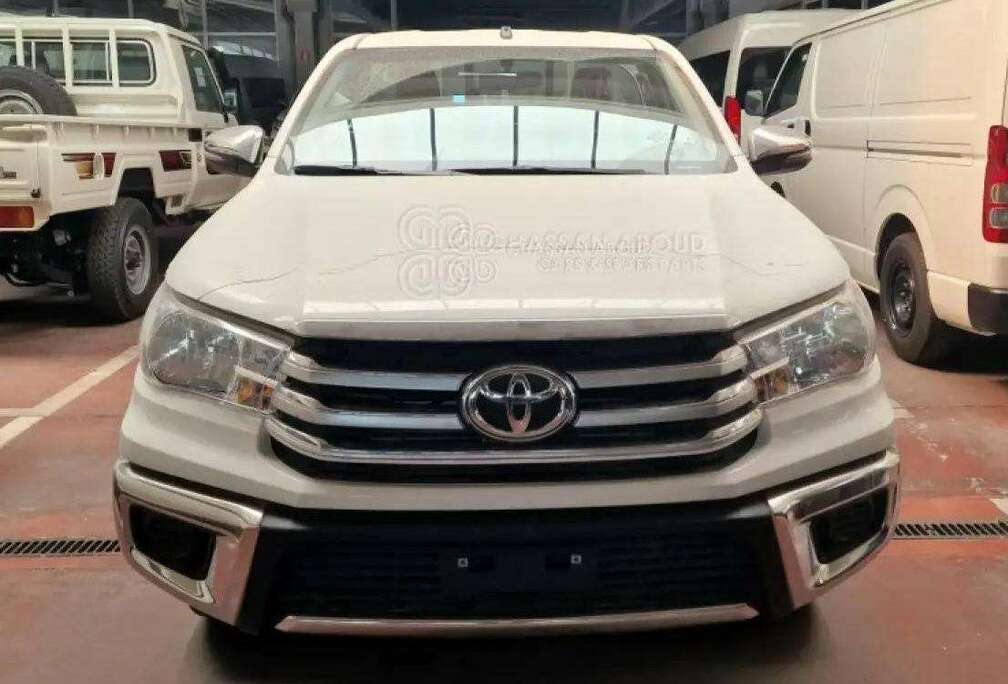Toyota 2026 HILUX 4X2 SC 2.4L DIESEL F/O MT-EXPORT OUT OF EU ONLY- 25000 Euros (price excluding VAT)