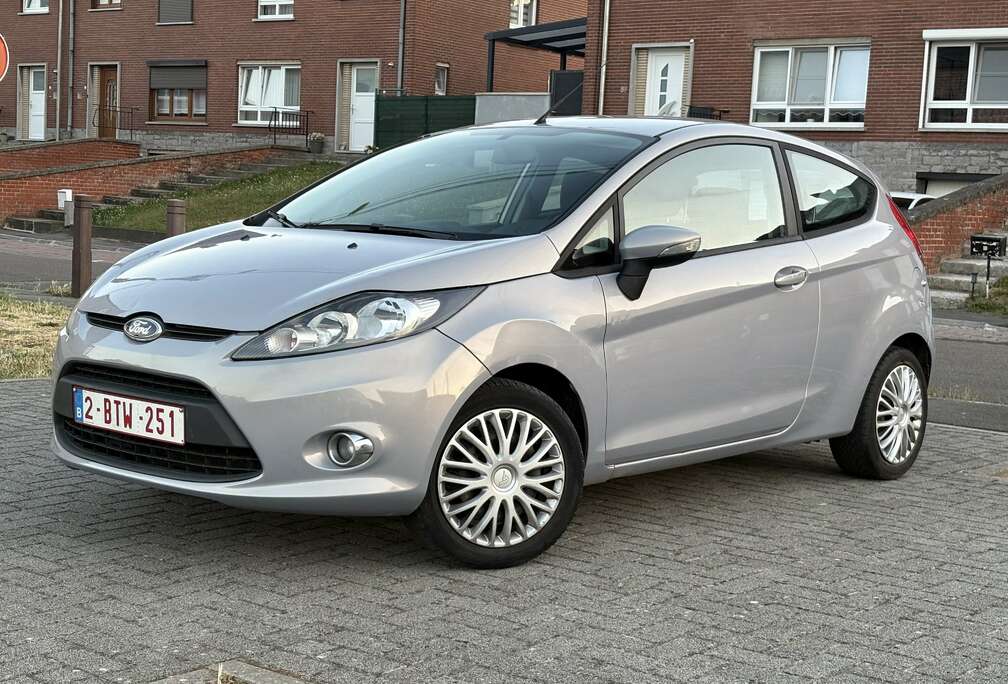 Ford 1.4i Titanium