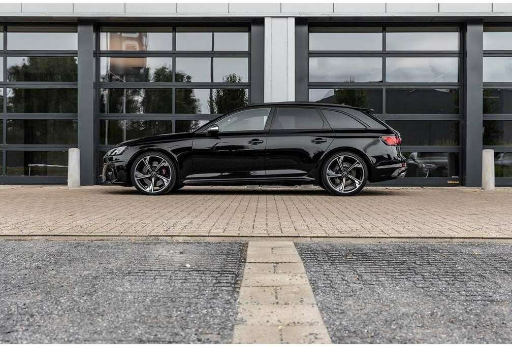 Audi Pano - Tour - Head up - ACC - Matrix - RS onderste