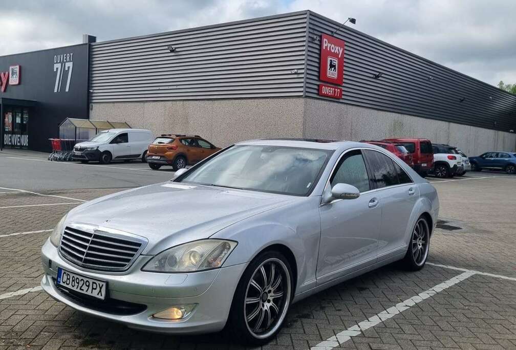 Mercedes-Benz bien optioné