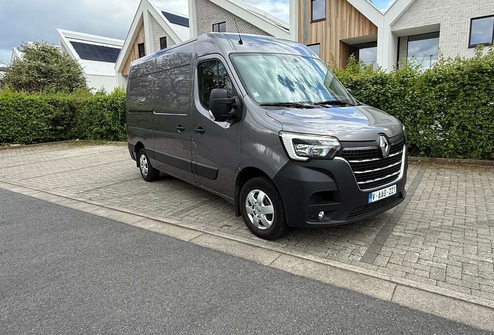 Renault Master Met TREKHAAK  + camera- hoog en lang