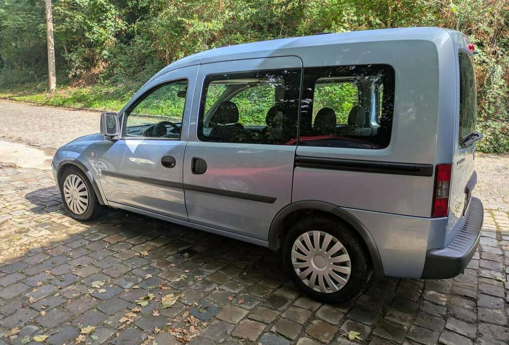 Opel Combo Tour 1.3 CDTi Enjoy (Hayon/Achterklep)
