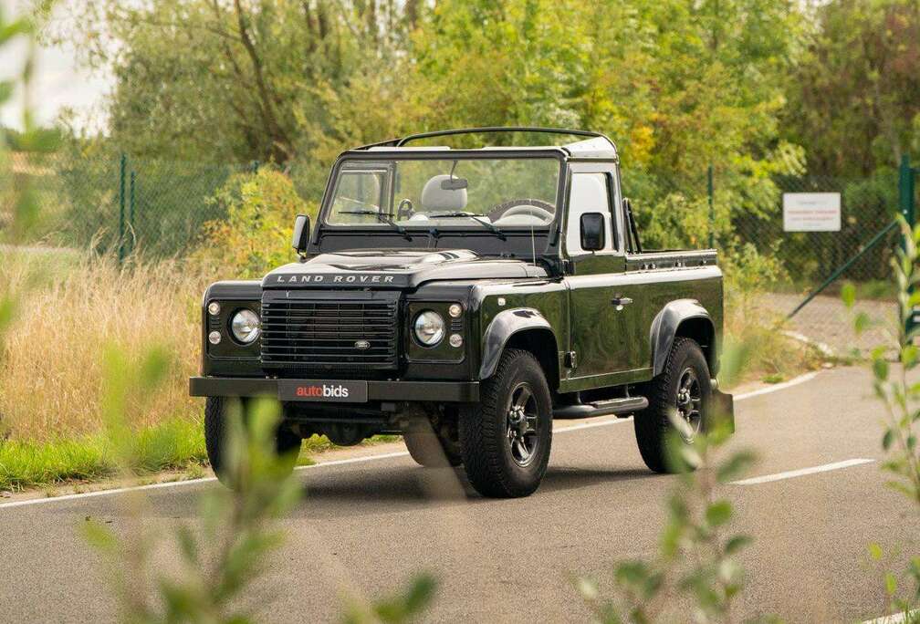 Land Rover 90 Soft-Top Overland.Black Edition.Nr45 of 80