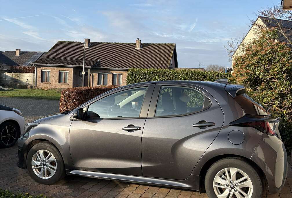 Toyota Hybrid 1.5 CVT Dynamic