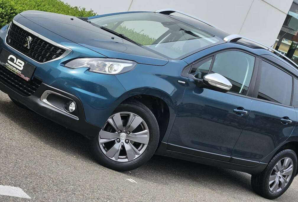 Peugeot *** 1.2i - 34.000 km - Navigation - 2018 - Garanti