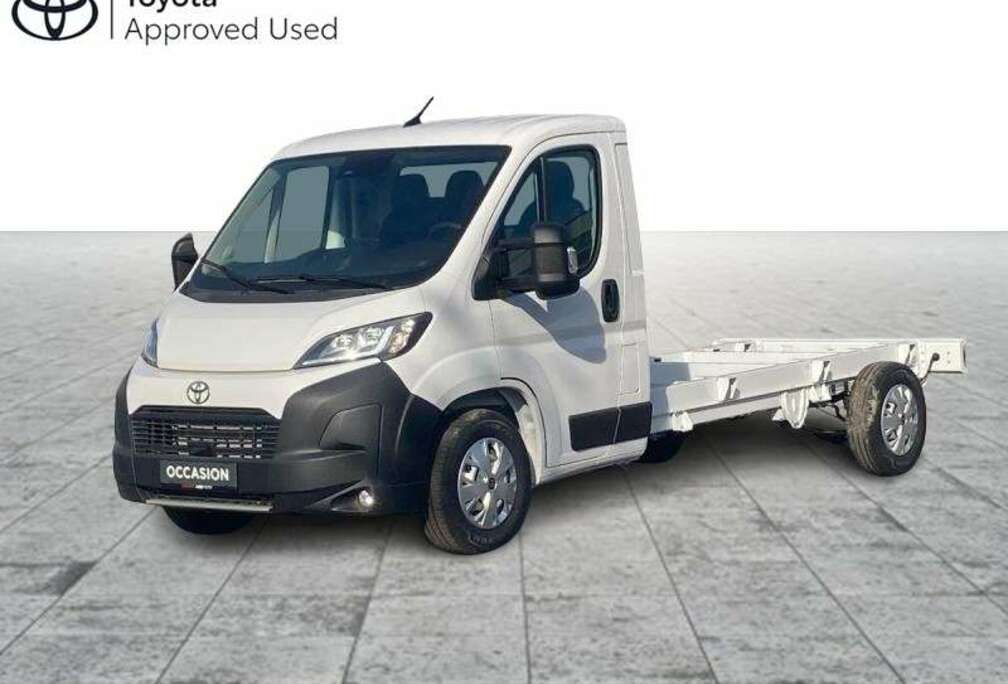 Toyota MAX CHASSIS L3H1 2.2L 180hp AT Comfor