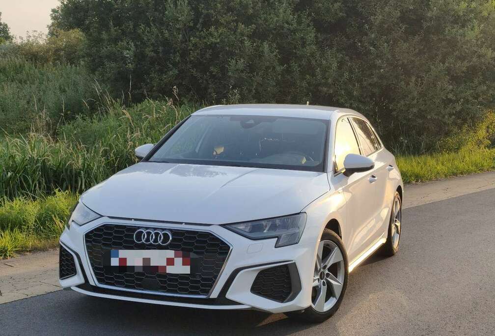 Audi 30 TFSI Limousine S line