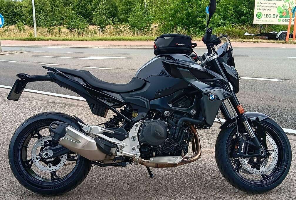BMW Triple Black