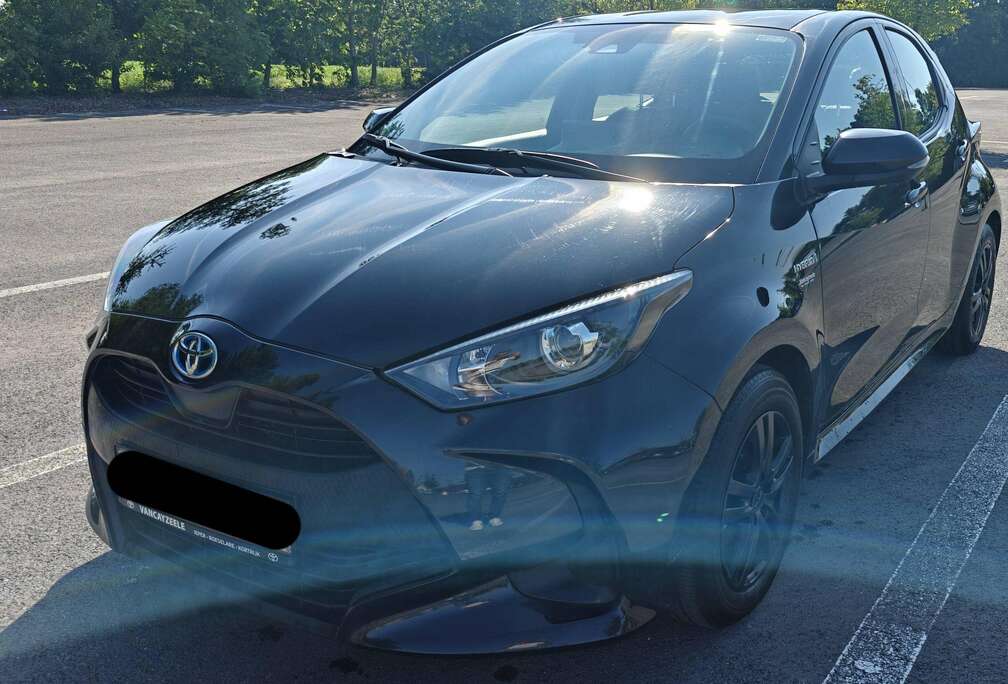 Toyota Yaris 5 d. 1.5 Hybrid e-CVT Dynamic LHD
