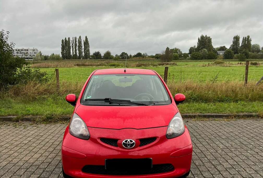 Toyota Toyota aygo 1.0 binzen