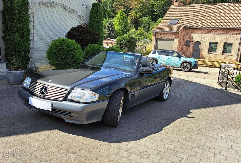 Mercedes-Benz R129
