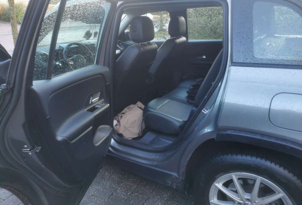 Mercedes-Benz GLB 180 d Business Solution