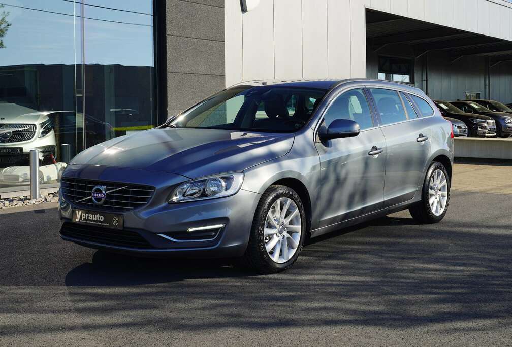 Volvo V60 2.0 D Leder Navigatie Elektrische zetels met geheugen Licht en regensensor Bleutooth Cruise