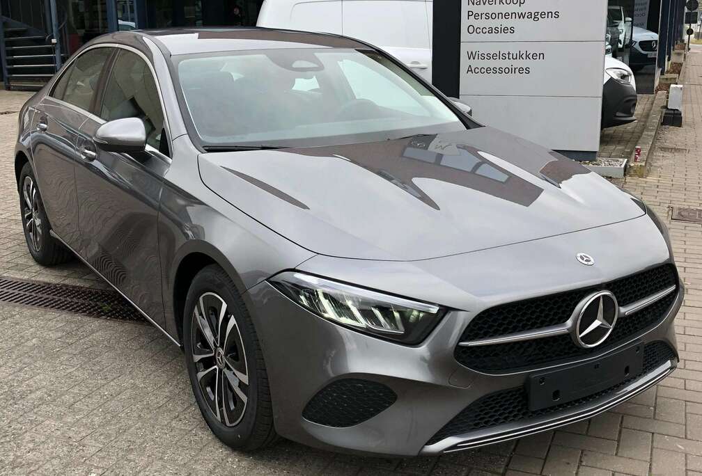 Mercedes-Benz Sedan  Winter Pack  Achteruitrijcamera  LED High Performance koplampen