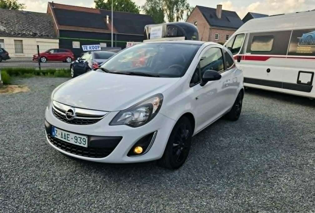 Opel Corsa 1.4i Airco - Navi - Cruise