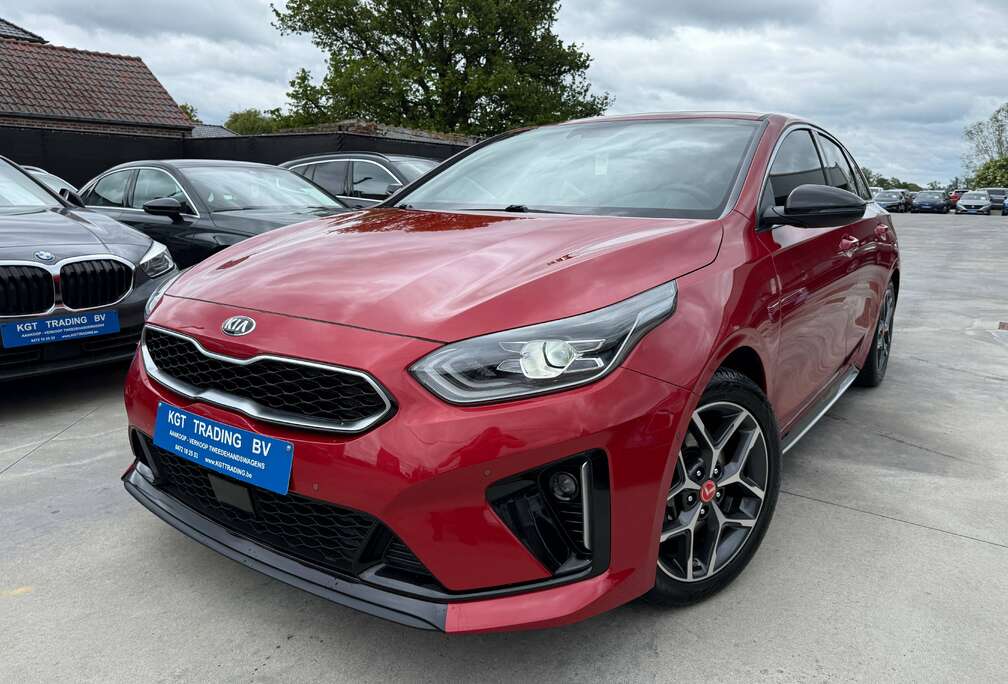 Kia 1.6 CRDI GT-LINE AUTOMAAT NAVIGATIE LEDER XENON CAMERA CARPLAY