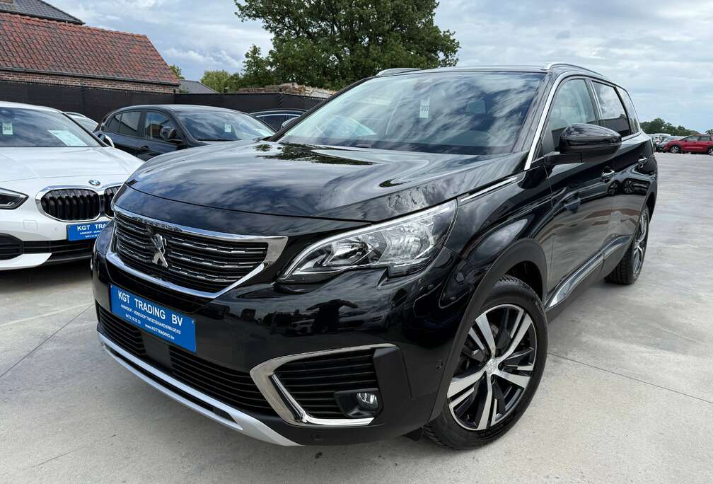 Peugeot 1.2i 7 ZETELS NAVIGATIE ZWART LEDER CAMERA CARPLAY PDC LED