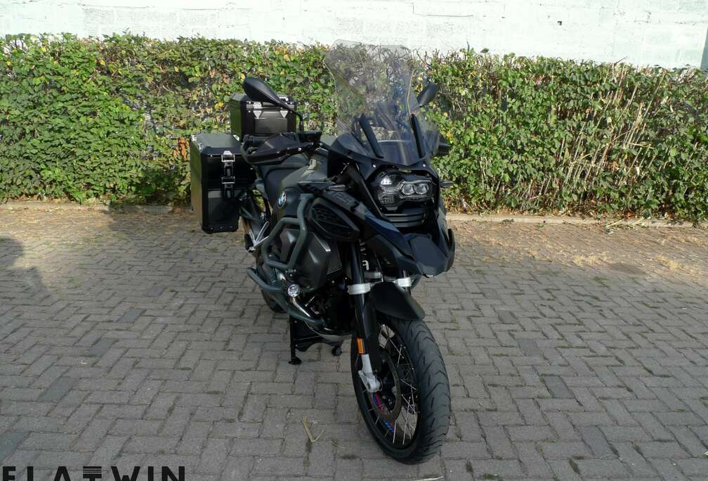 BMW Triple Black - TVA récup. - Akrapovic