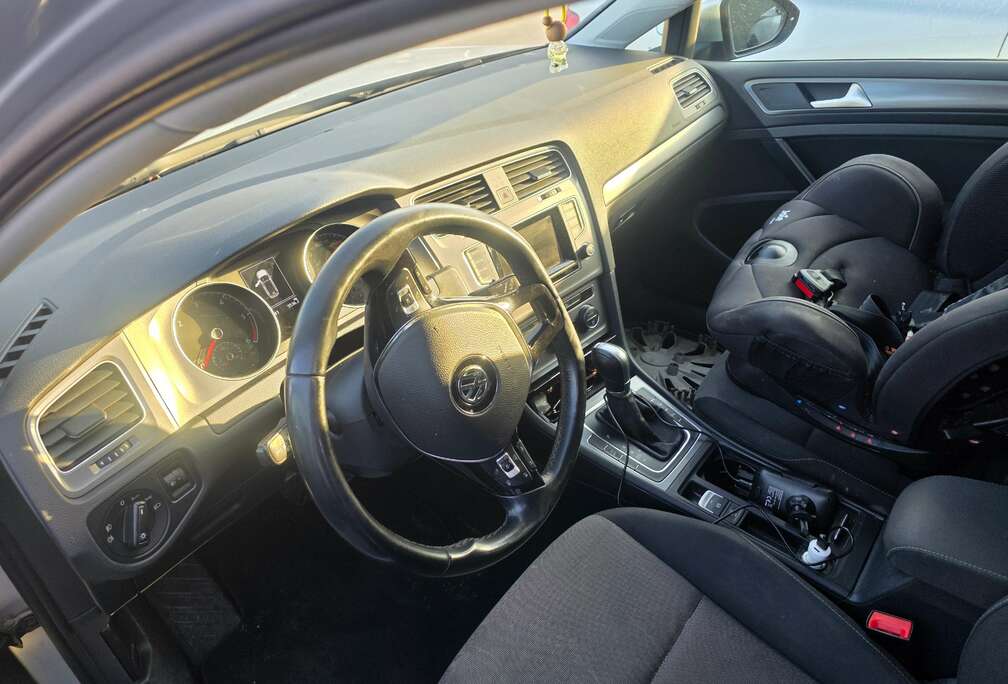 Volkswagen Golf 1.6 CR TDi Highline DSG