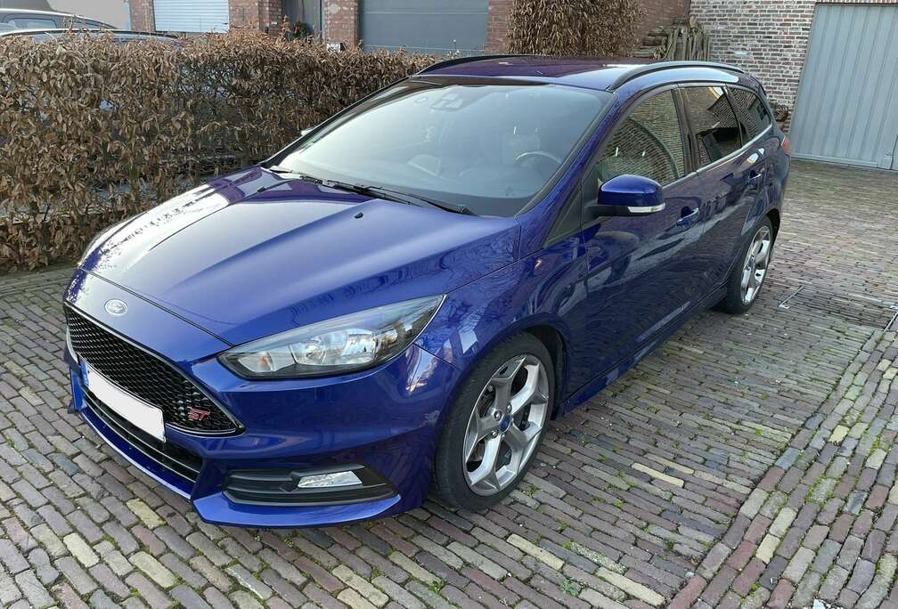 Ford Focus Turnier 2.0 EcoBoostST