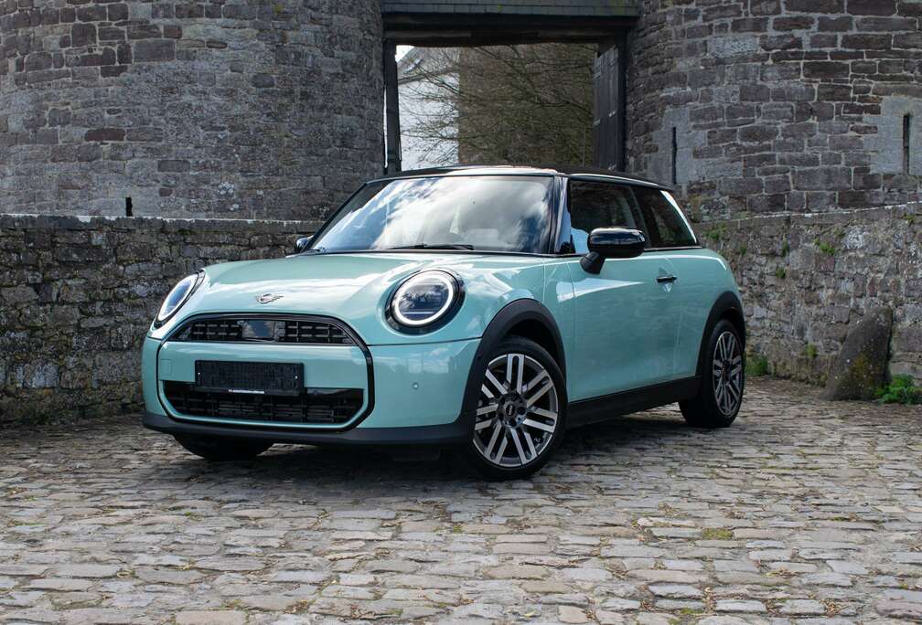 MINI Trim Classic Pack S, Cuir, Caméra, Park Assit, Led, ***RESERVE/GERESERVEED***