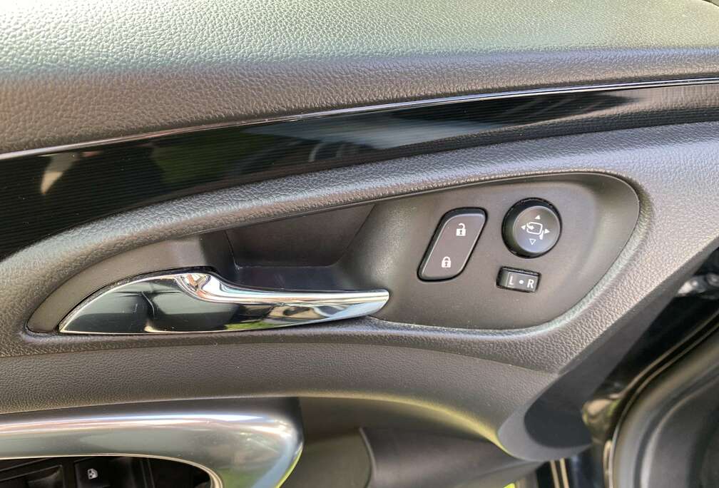 Opel OPEL INSIGNIA SPORTS TOURER 2.0 CDTI  120 CH  20