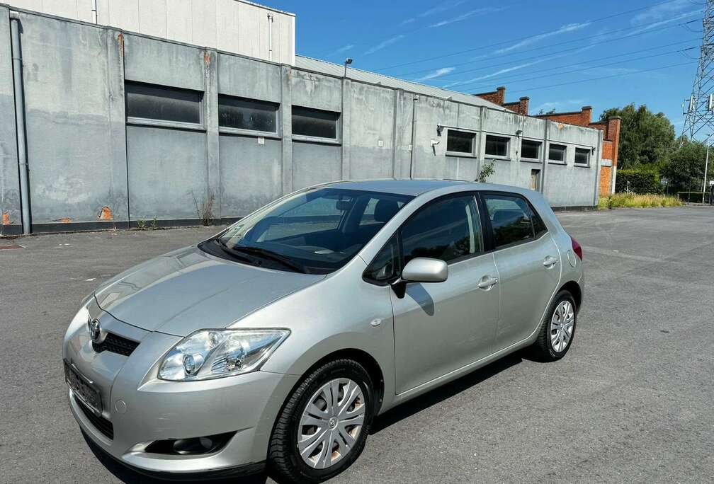 Toyota 1.6i Dual VVT-i Linea Sol MM