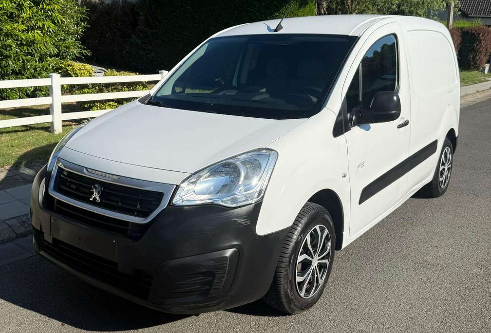 Peugeot Partner 1.6 BlueHDi L2H1 Premium Pack 121 S/S