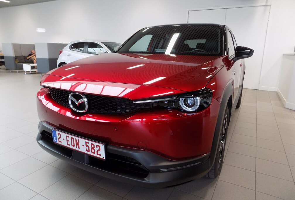 Mazda 17.8 kWh e-SKYACTIV R-EV Makoto + Premium Pack