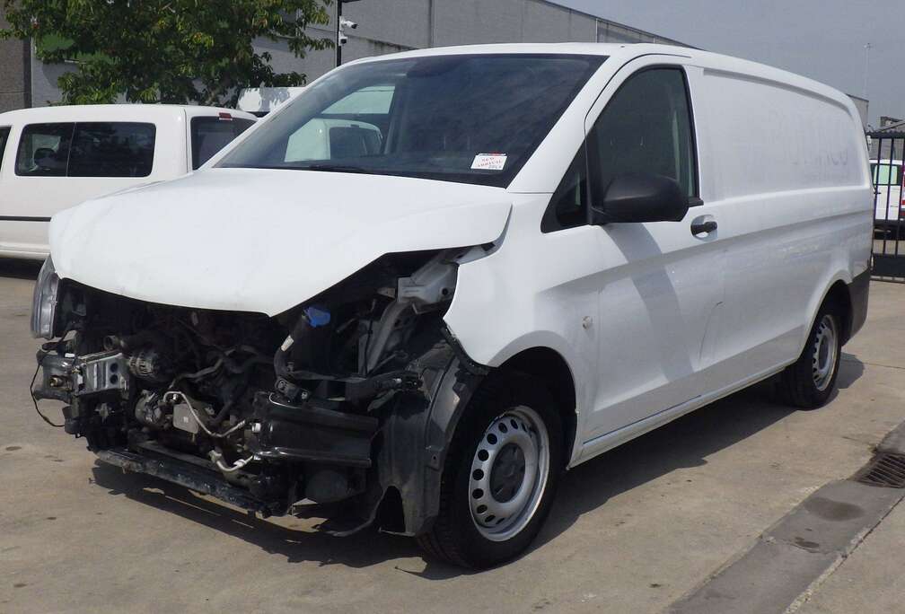 Mercedes-Benz 111 ONGEVAL (Stock ID 82843)