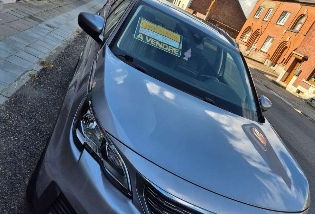 Peugeot BlueHDi 130 EAT8 Allure Business-Paket