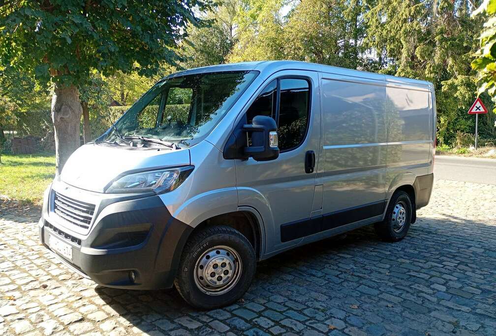 Peugeot HDi 330 L1H1 S&S Asphalt