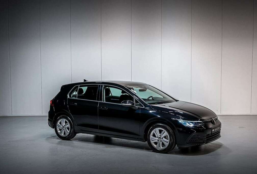 Volkswagen Golf 8 / AUTO / CAM / NAVI
