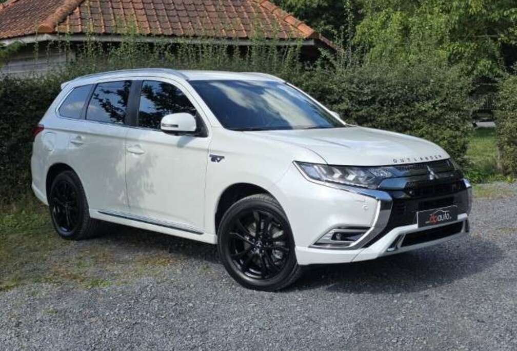 Mitsubishi Outlander PHEV 2.4i 4WD