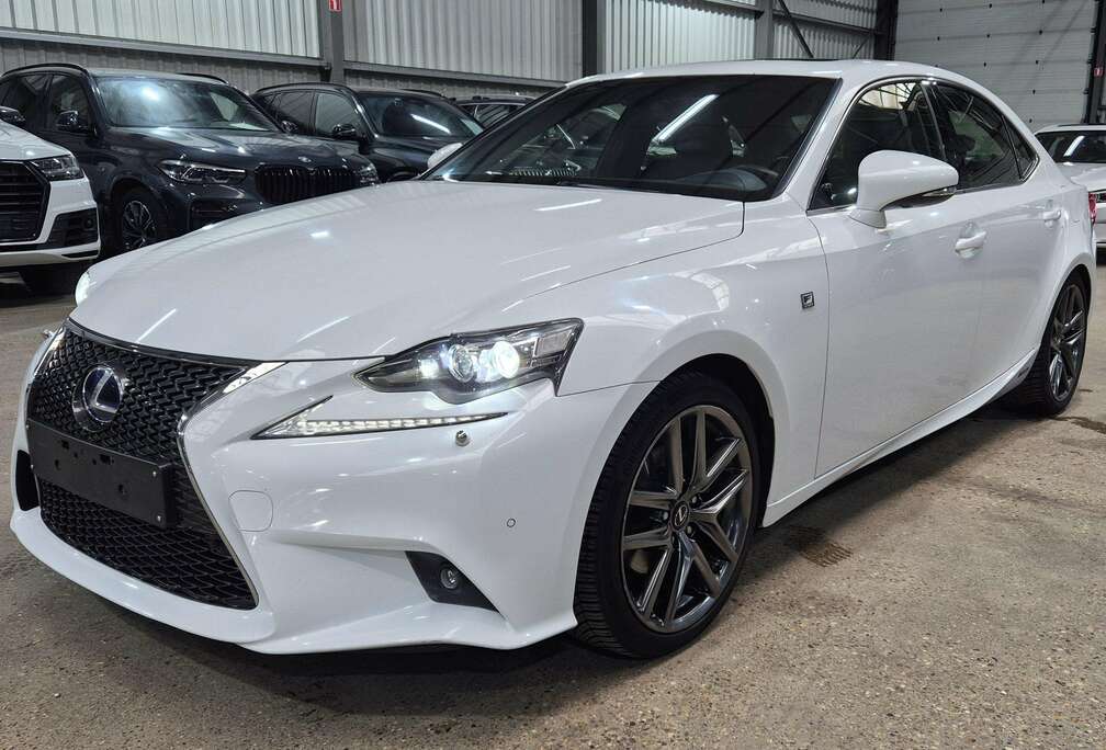 Lexus IS 300h 2.5i F-Sport Line E-CVT