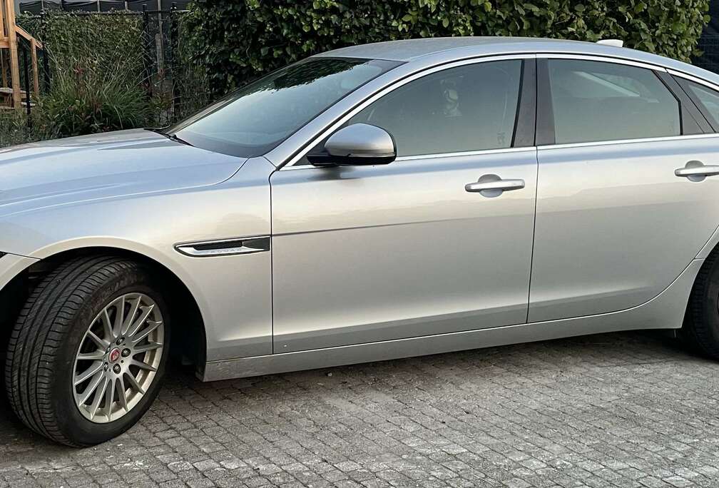 Jaguar XF 2.0 D E-Performance Pure