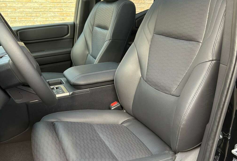 Toyota 2.8 D-4D VX-L AT/ FULL OPTION/ €73850+/ 2500KM/