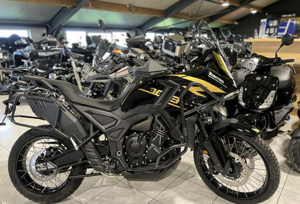 703 F BLACK/GOLD 21