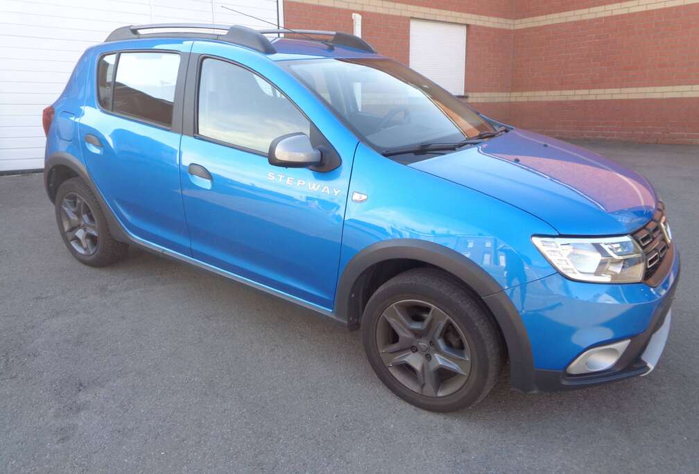 Dacia Sandero 1.5 dCi Lauréate NAVI/CAMERA/GARANTIE/AIRCO/ 1 AN