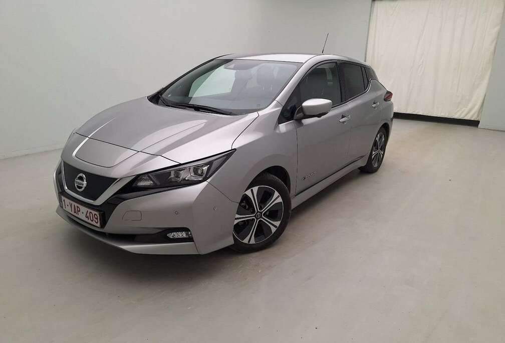 Nissan Leaf 40 kWh Tekna *  15.000 KM  *
