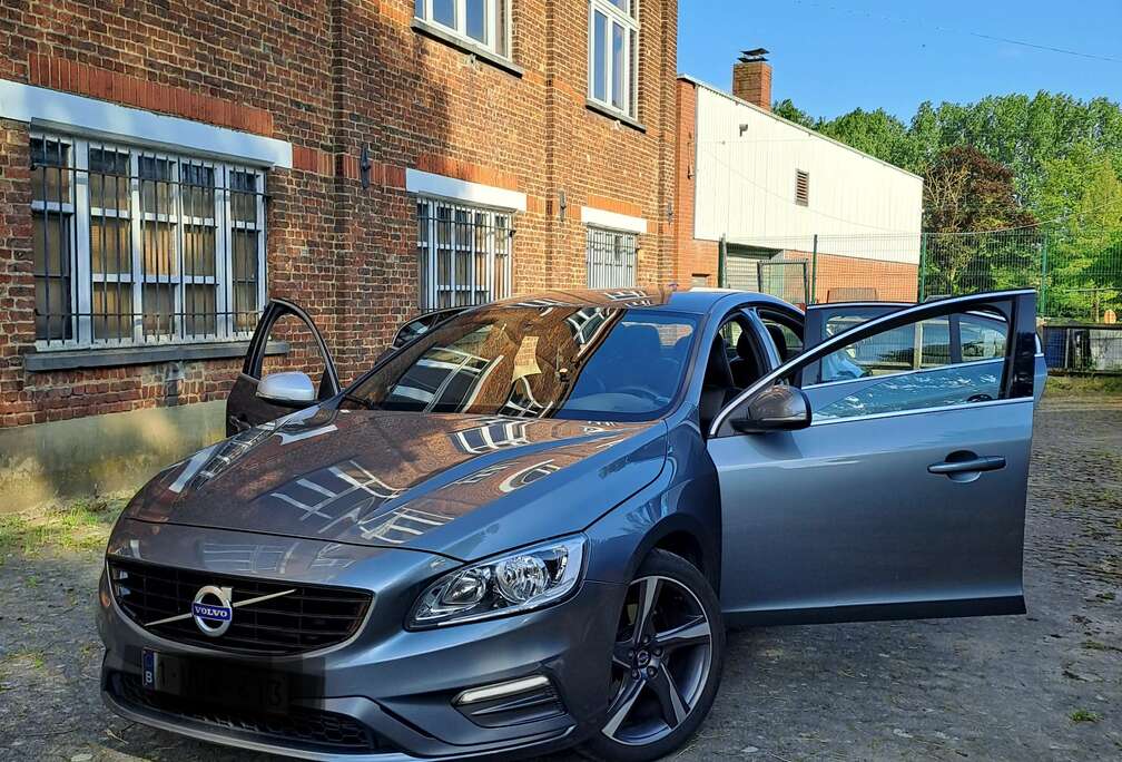 Volvo S60 2.0 D2 Momentum R-Design