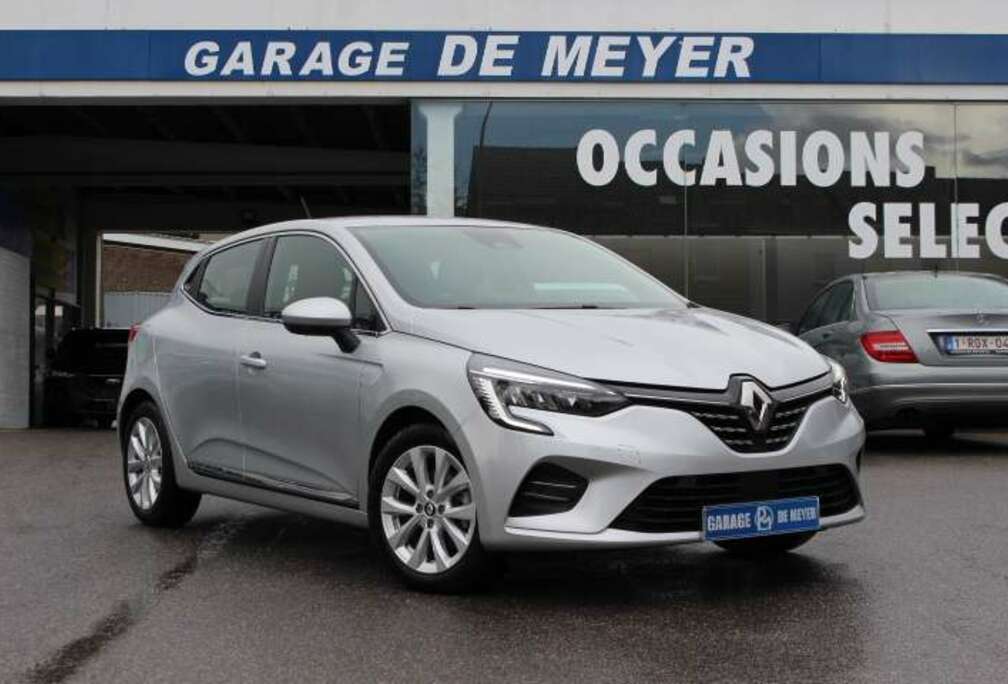 Renault Clio 1.6 E-TECH HYBRIDE