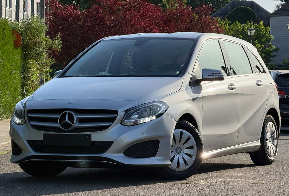 Mercedes-Benz AIRCO // NAVI // EURO6B // ETATNEUF