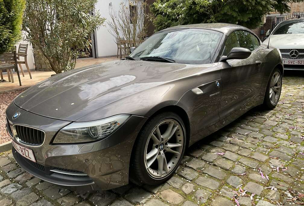BMW 2.5i sDrive23i